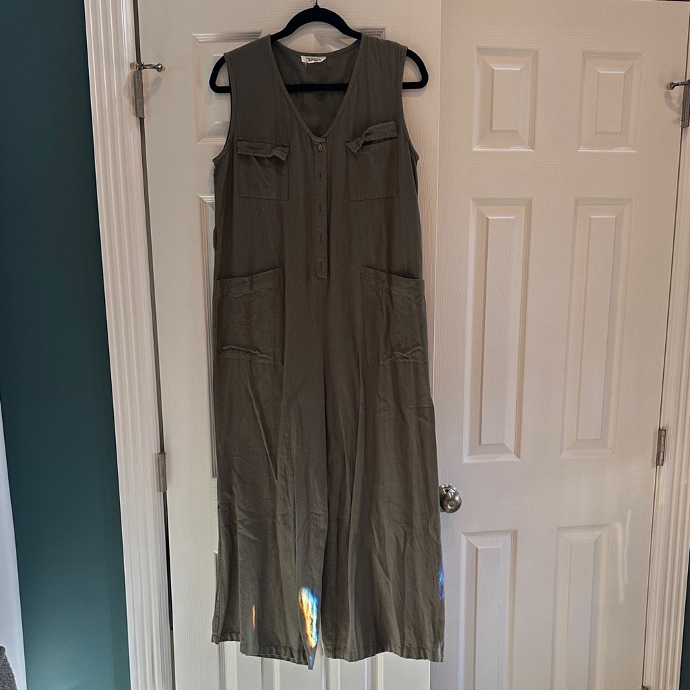 The shanty Sleeveless Olive Green Jumpsuit